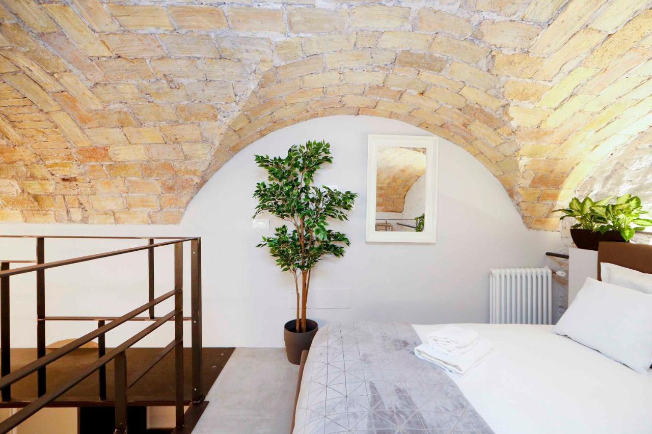 Post Industrial Loft Trastevere - Top Collection Řím Exteriér fotografie